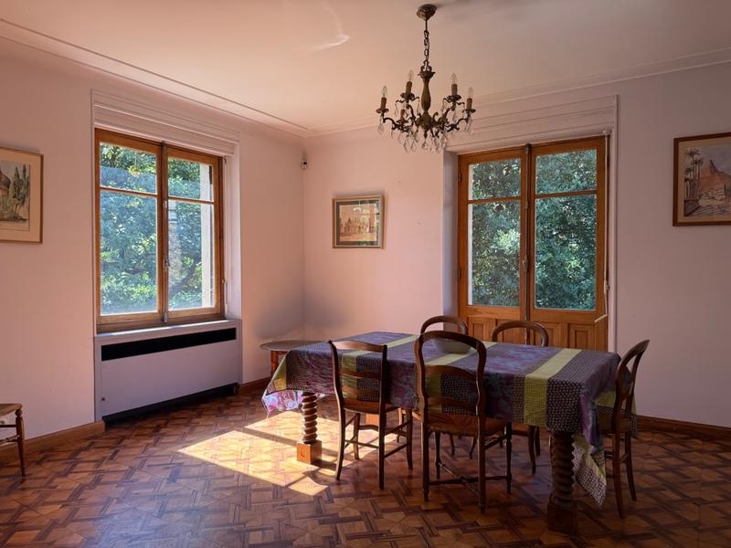 Maison - 262 m² - 12 pièces