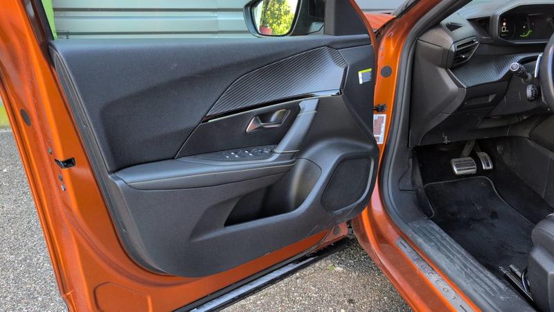 Peugeot 2008 II 1.2 PureTech 130 Eat8 Gt Line