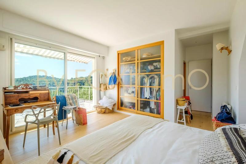 Maison - 211 m² - 6 pièces