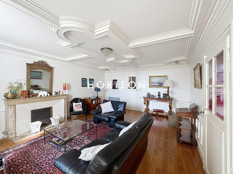 Maison ancienne - 266 m² - 10 pièces