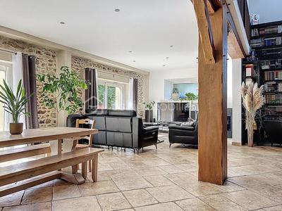 Demeure - 200 m² - 7 pièces