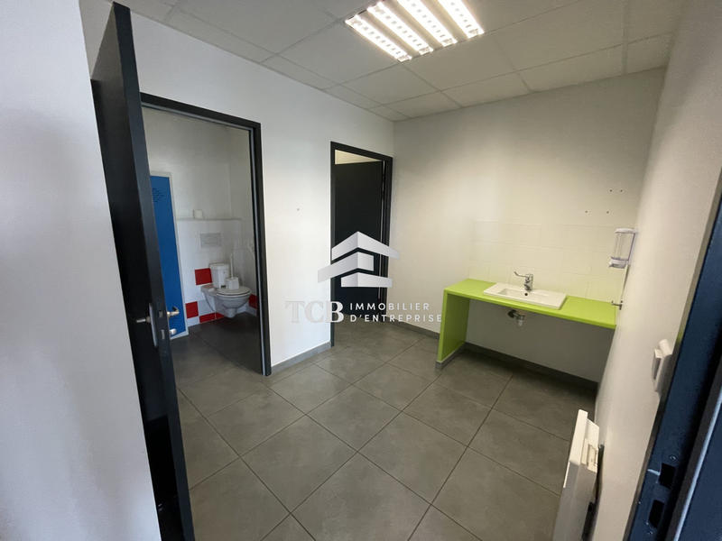 Local d'activités - 476 m²