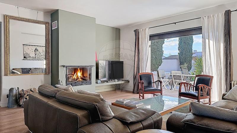 Villa - 243 m² - 7 pièces