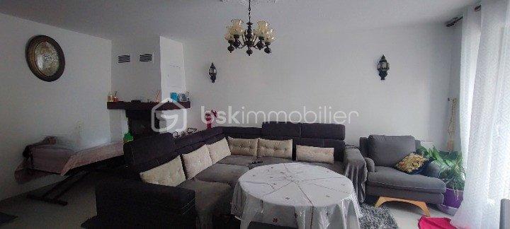 Maison jumelée - 110 m² - 5 pièces