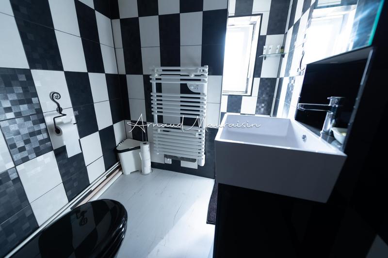 Maison - 275 m² - 7 pièces