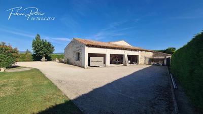 Maison - 259 m² - 9 pièces