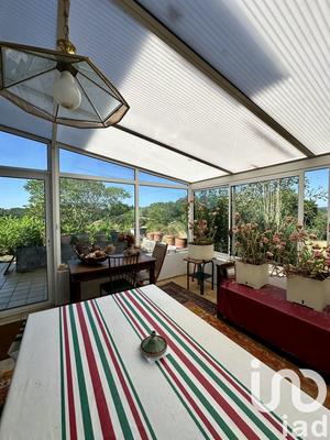 Maison - 280 m² - 6 pièces