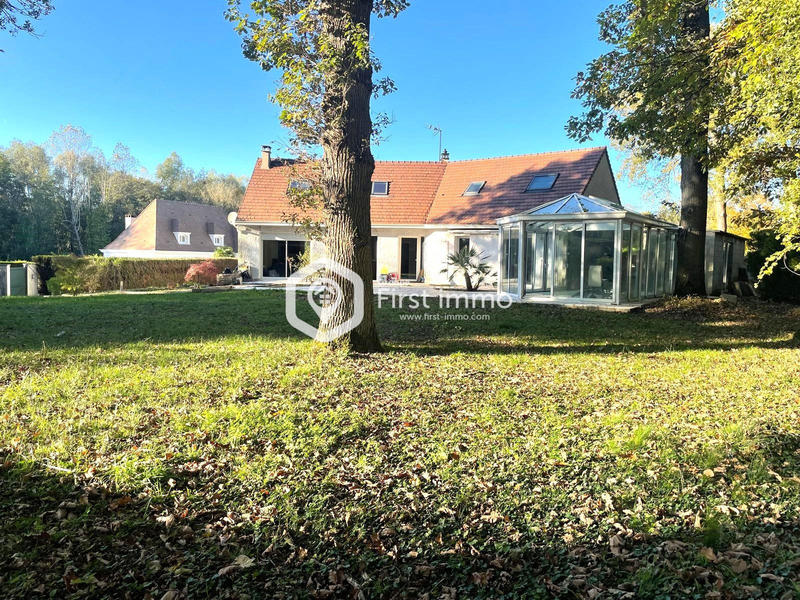 Maison - 230 m² - 7 pièces