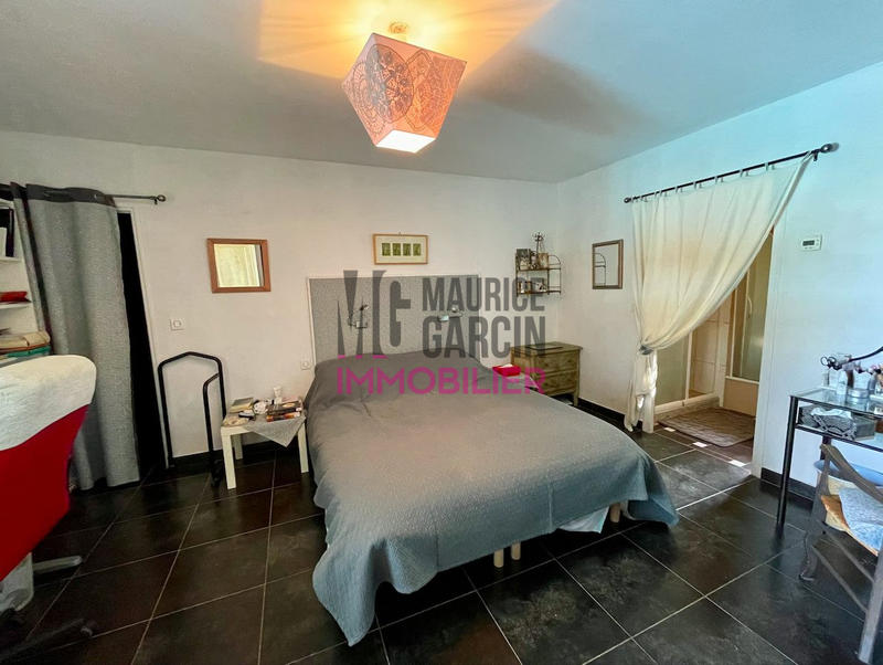 Maison contemporaine - 186 m² - 8 pièces