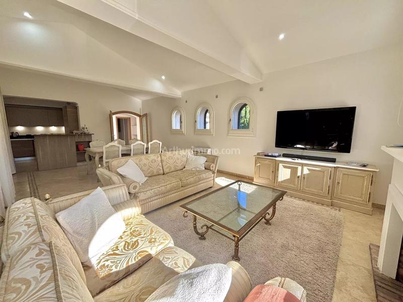 Maison - 196 m² - 6 pièces