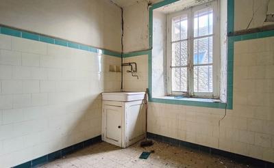 Maison - 220 m² - 10 pièces