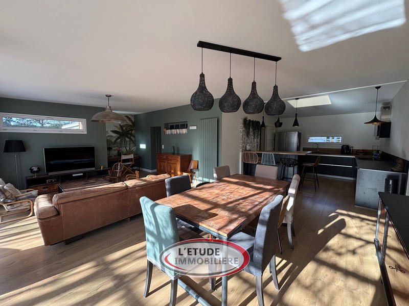 Maison - 179 m² - 7 pièces