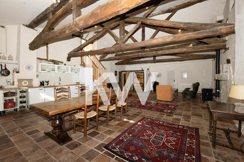 Maison - 680 m² - 18 pièces