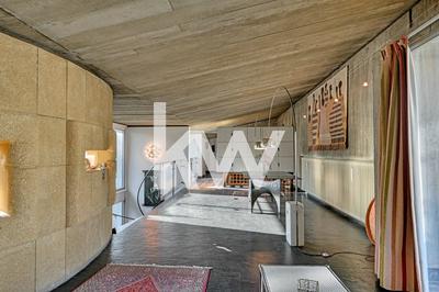 Maison - 250 m² - 9 pièces