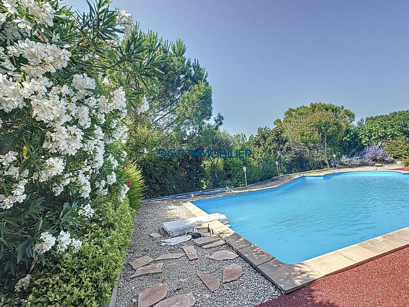 Maison - 161 m² - 5 pièces