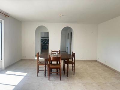 Maison traditionnelle - 207 m² - 8 pièces