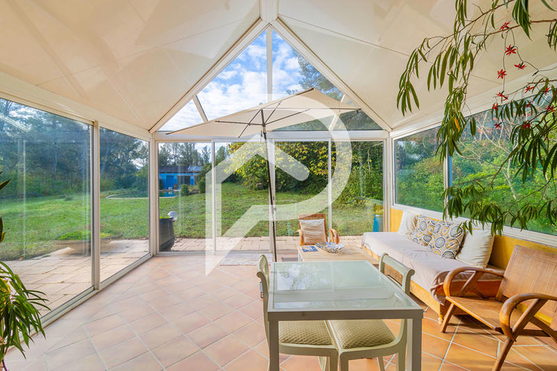 Maison - 363 m² - 6 pièces