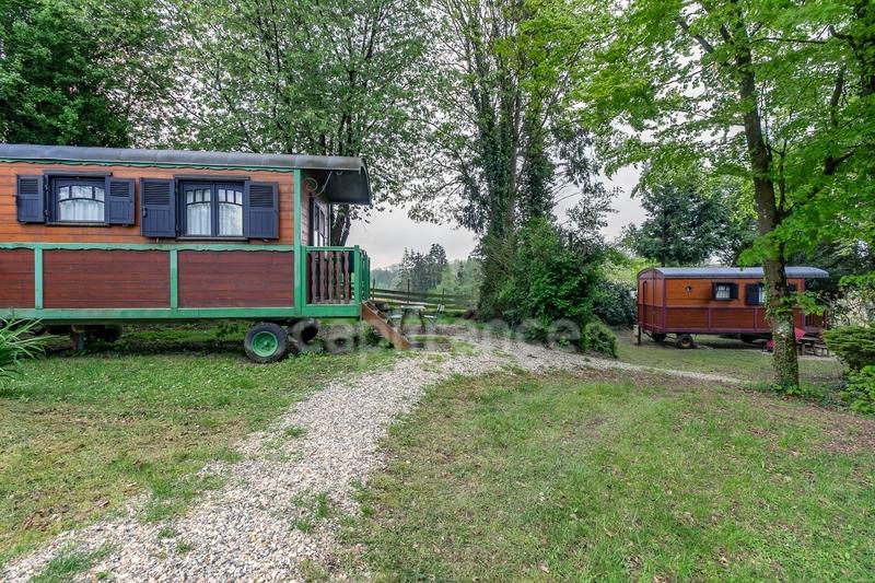 Propriété - 4 000 m² - 30 pièces