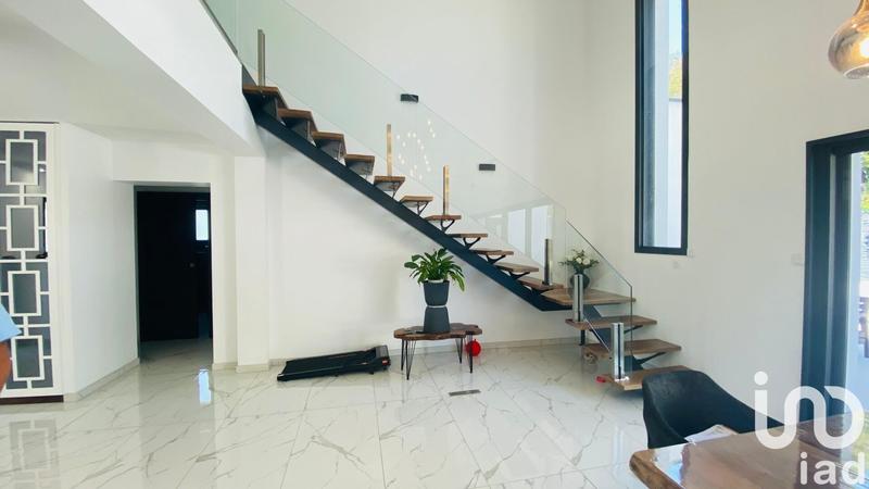 Maison - 190 m² - 8 pièces