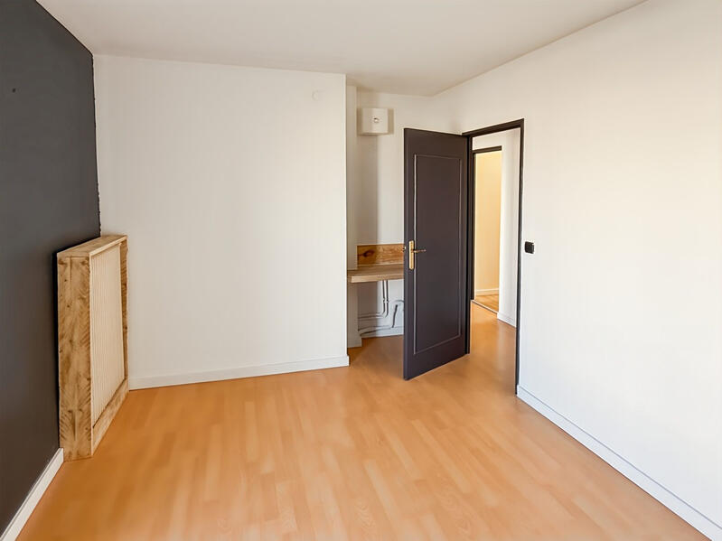 Appartement - 80 m² - 5 pièces
