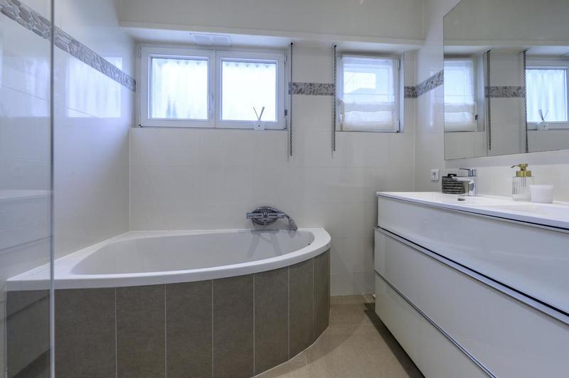 Maison - 268 m² - 6 pièces