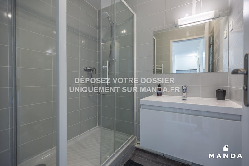 Chambre - 9 m² - 6 pièces