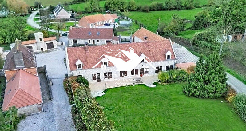 Maison - 359 m² - 11 pièces