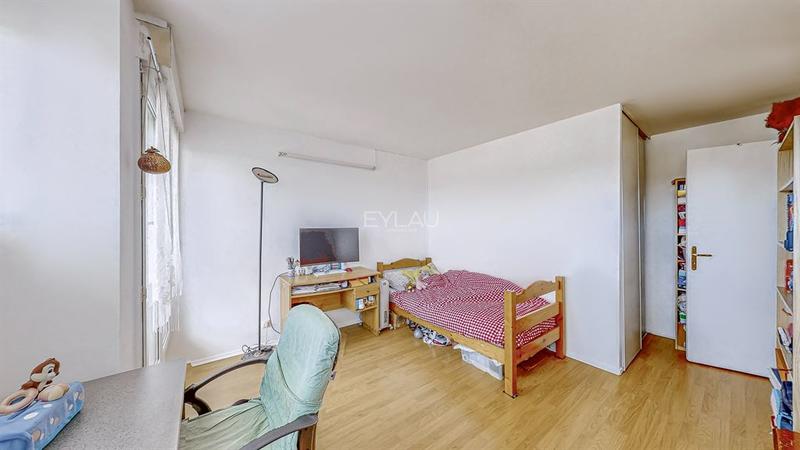 Appartement - 82 m² - 4 pièces