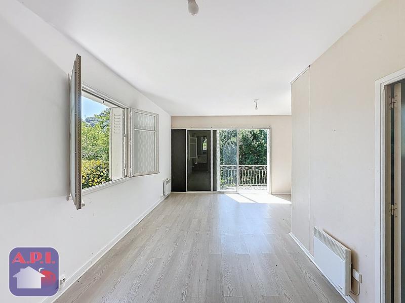 Maison - 230 m² - 6 pièces