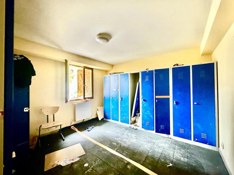 Maison - 201 m² - 6 pièces