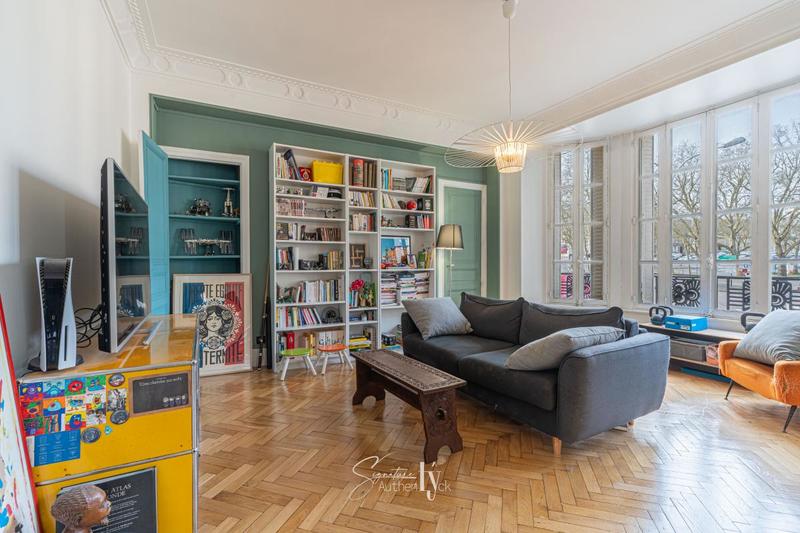 Appartement - 188 m² - 6 pièces