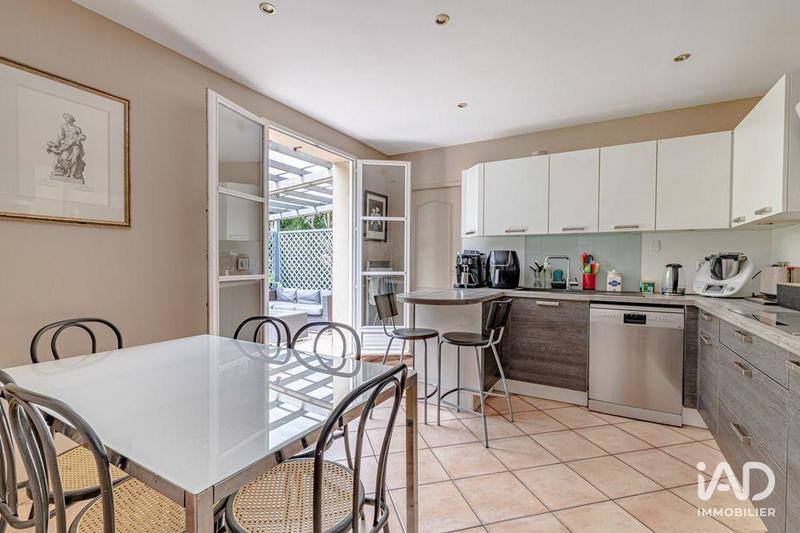 Maison - 225 m² - 6 pièces