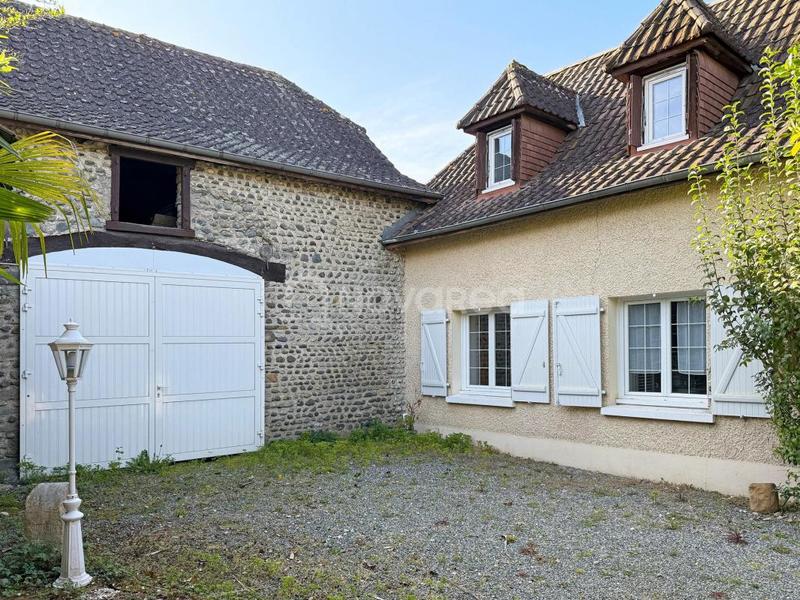 Maison - 92 m² - 4 pièces