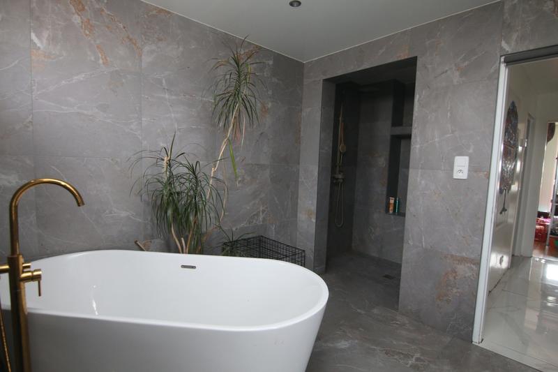 Maison - 180 m² - 7 pièces