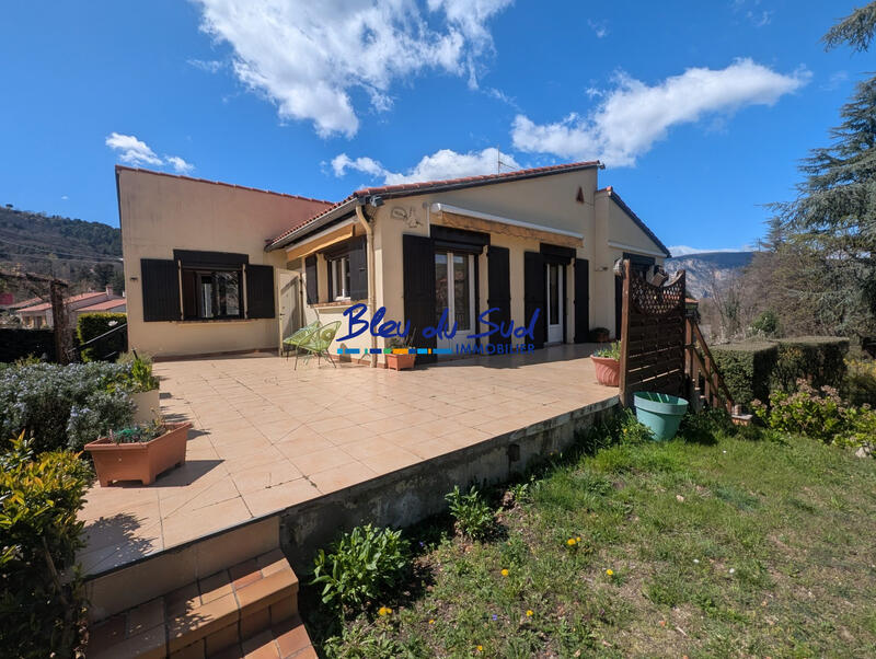 Maison traditionnelle - 161 m² - 6 pièces