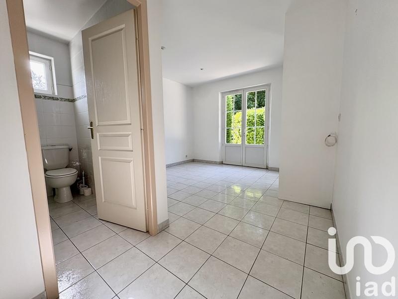 Maison - 225 m² - 9 pièces