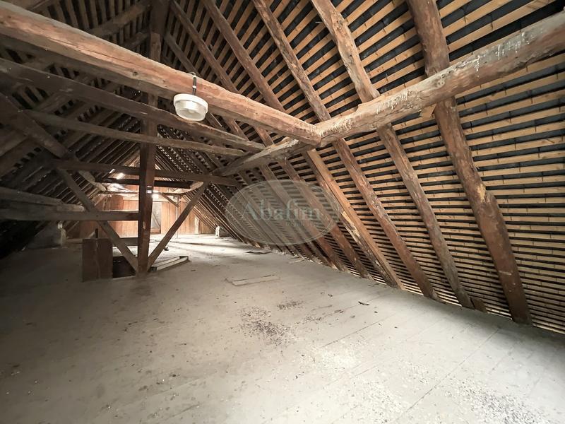 Maison - 237 m² - 6 pièces