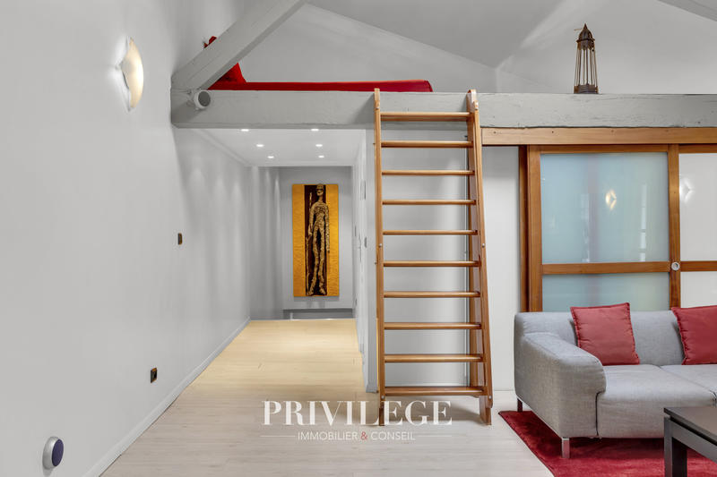 Appartement - 160 m² - 4 pièces