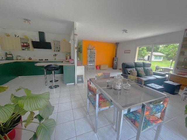 Maison - 97 m² - 5 pièces