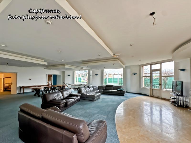 Maison - 530 m² - 13 pièces