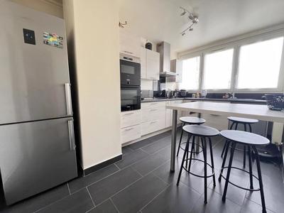 Appartement - 79 m² - 4 pièces