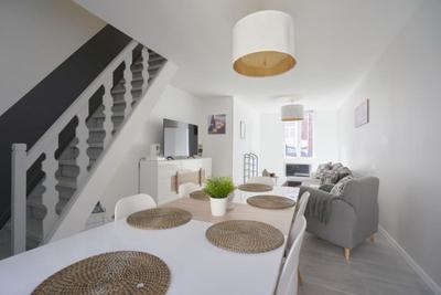 Maison - 93 m² - 5 pièces