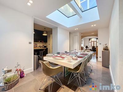 Maison - 250 m² - 5 pièces