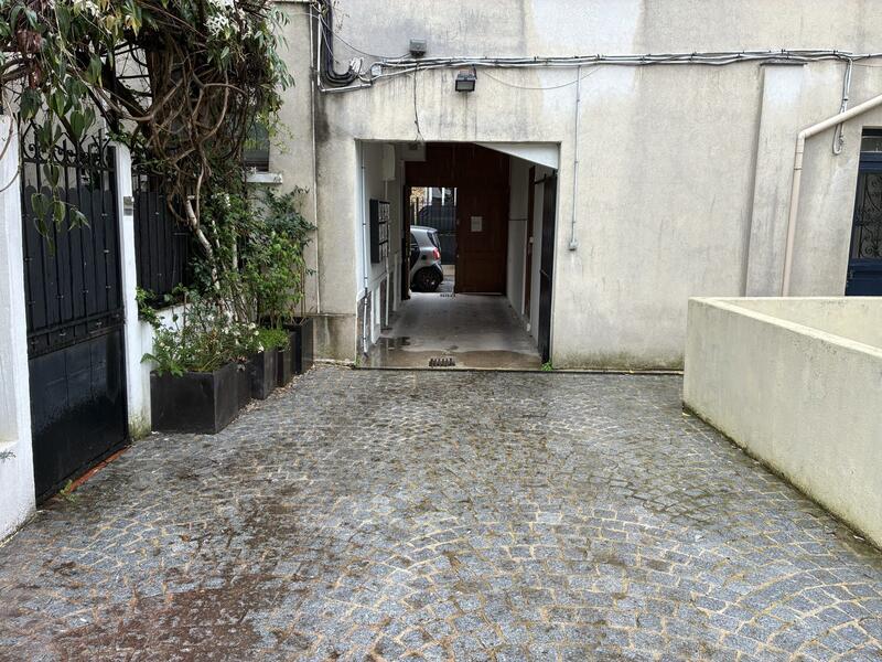 Parking / Garage - 12 m²