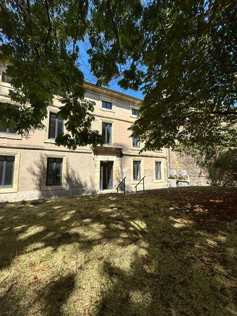 Maison de ville - 530 m² - 15 pièces