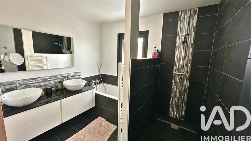 Maison - 144 m² - 7 pièces