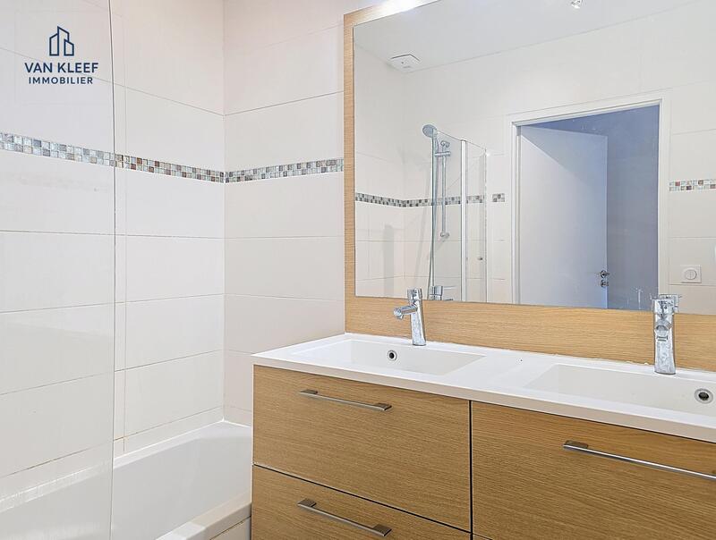 Maison jumelée - 115 m² - 4 pièces