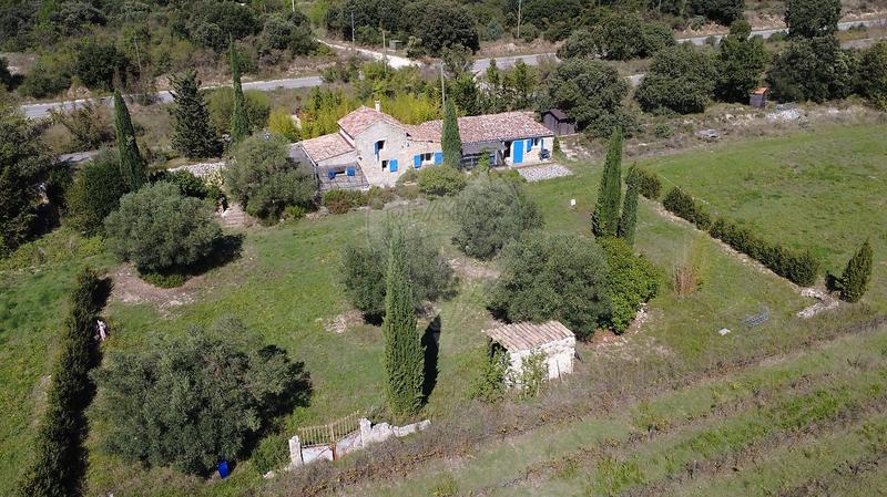 Propriété - 93 m² - 4 pièces