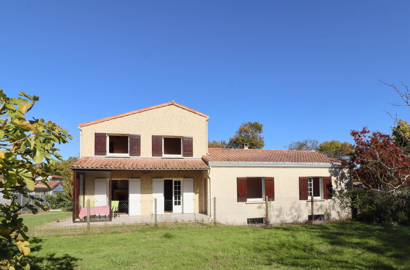 Maison - 145 m² - 6 pièces