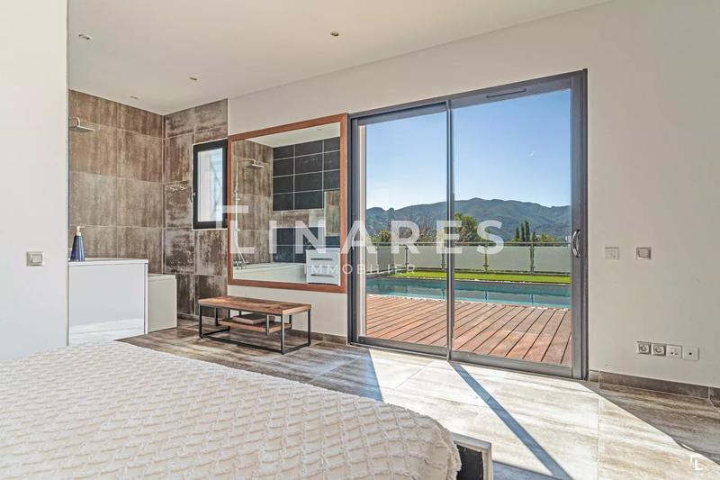 Maison - 192 m² - 7 pièces